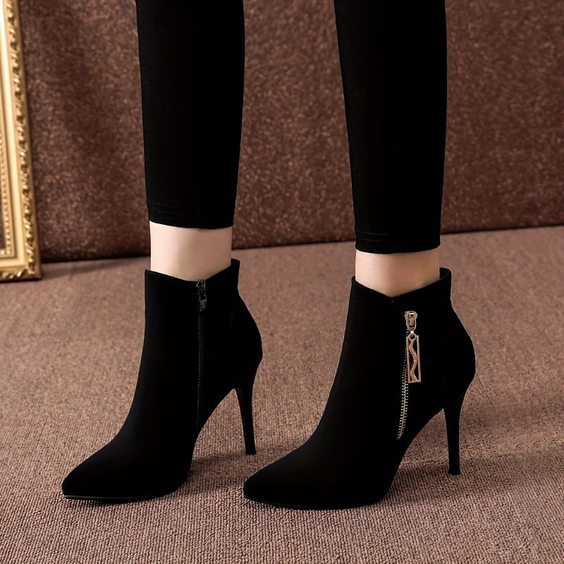 Benthe - Fluwelen zwarte enkellaarsjes met hoge hak