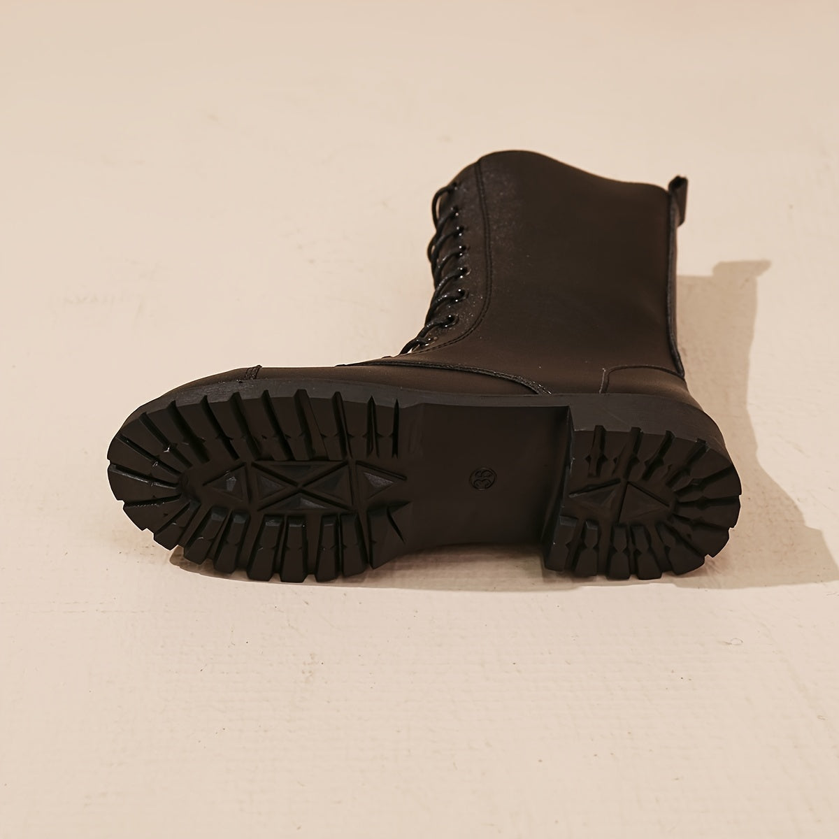 Zwarte Dames Veterlaarzen Met Ritssluiting En Comfortabele Profielzool