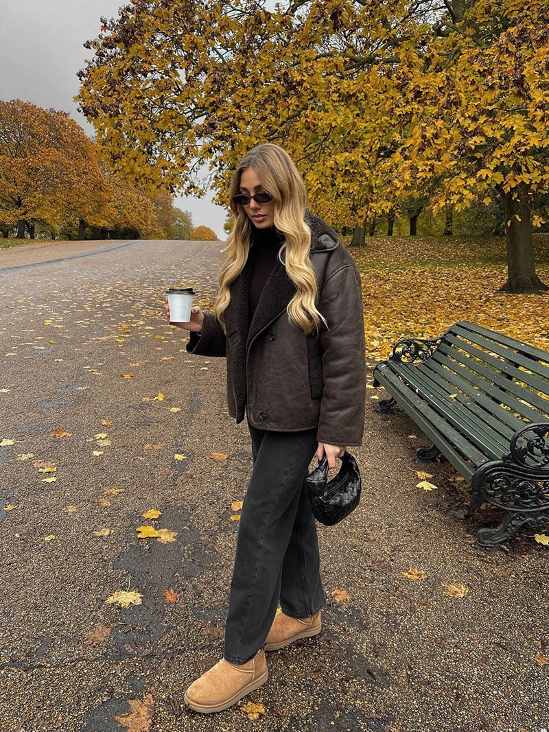 Bruine Oversized Leren Winterjas Dames met Teddyvoering en Knoopsluiting