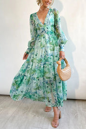 Estelle - Bloemen wikkel jurk met zomerse print