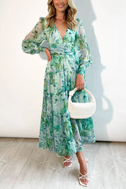 Estelle - Bloemen wikkel jurk met zomerse print