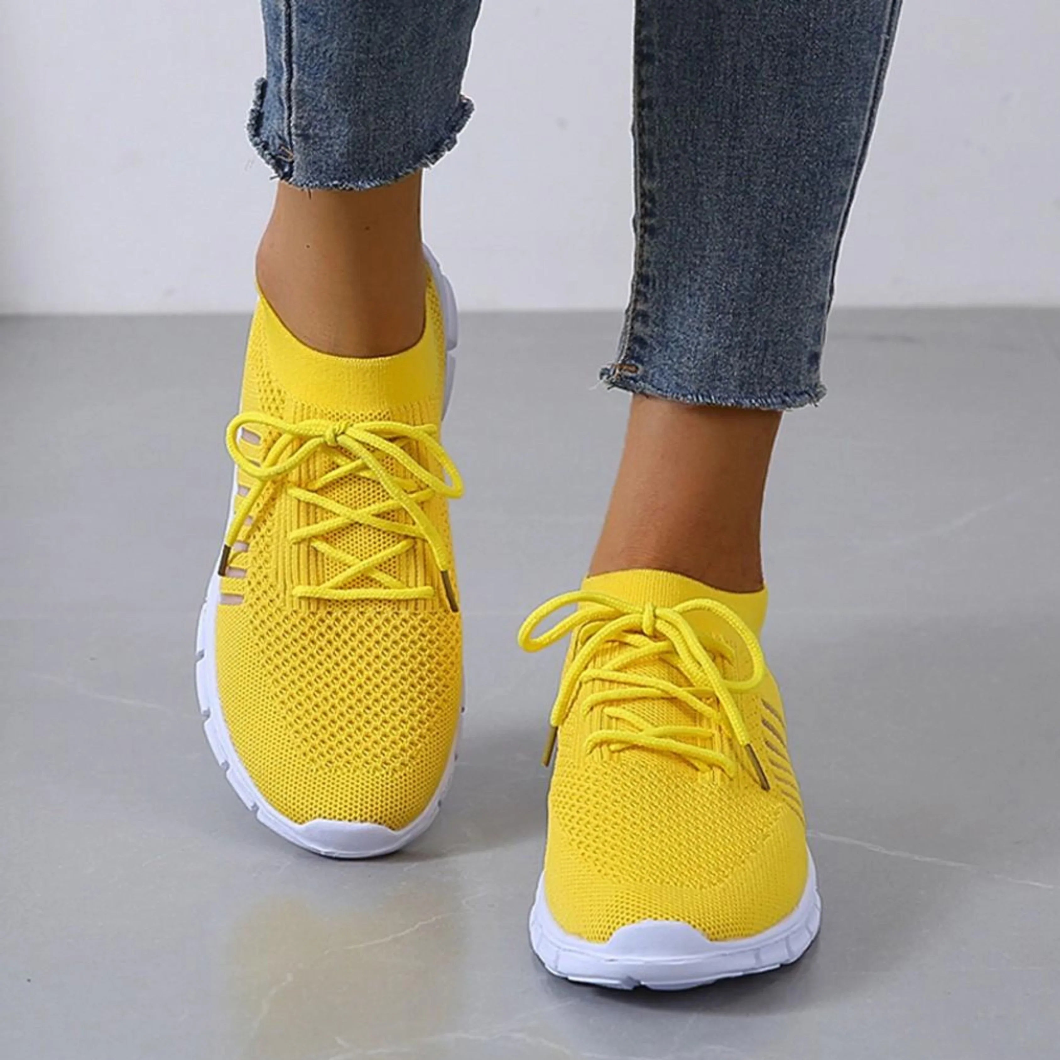 Mesh Sneakers for Women with Lightweight Sole for Walking and Leisure
