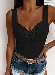 Top en dentelle avec col en V et larges bretelles pour femmes