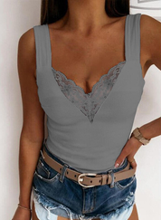 Top en dentelle avec col en V et larges bretelles pour femmes