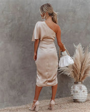 Cocktailjurk Met One Shoulder En Gedrapeerde Midi Rok