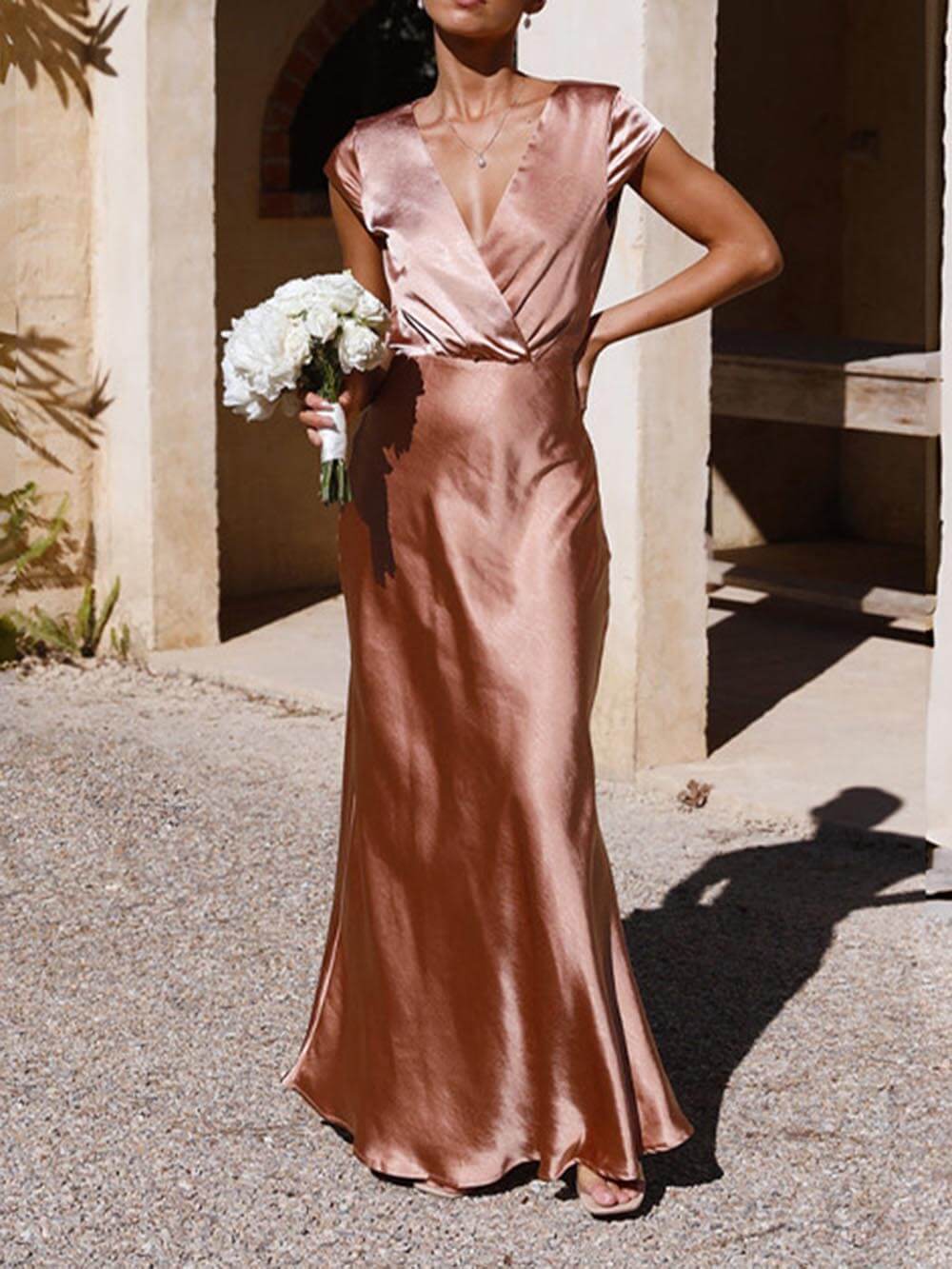 Gigi - Satijnen maxi jurk fishtail met V-hals