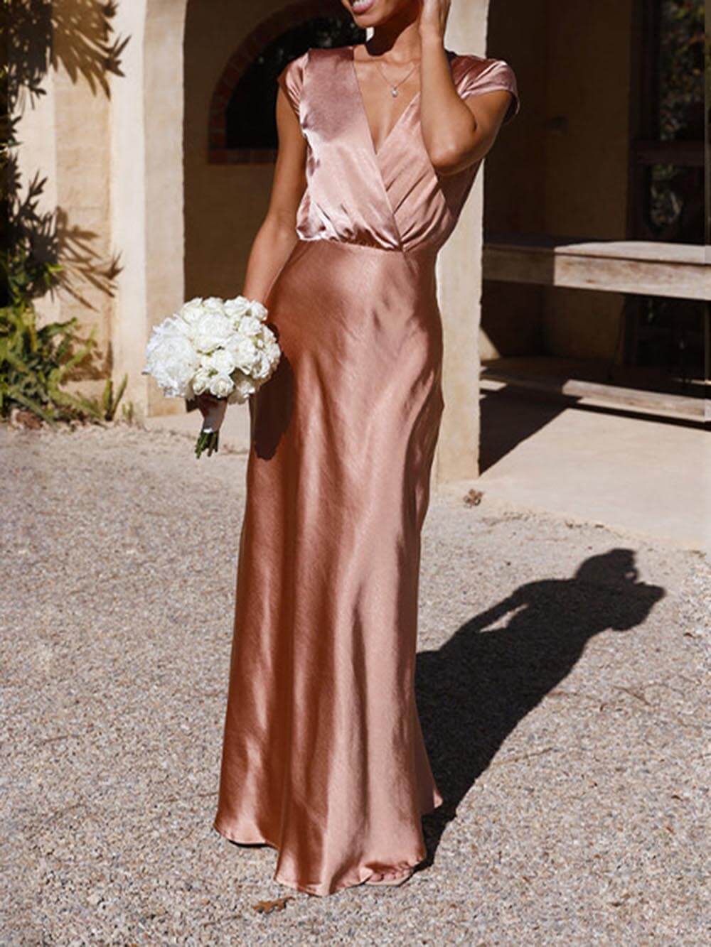 Gigi - Satijnen maxi jurk fishtail met V-hals