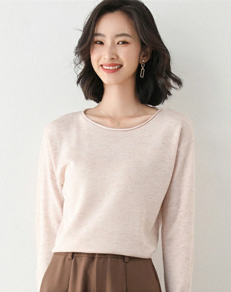 Pull finement tricoté pour femmes avec col rond, doux et confortable