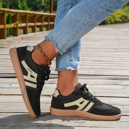 Thirza - Retro sneakers met casual uitstraling