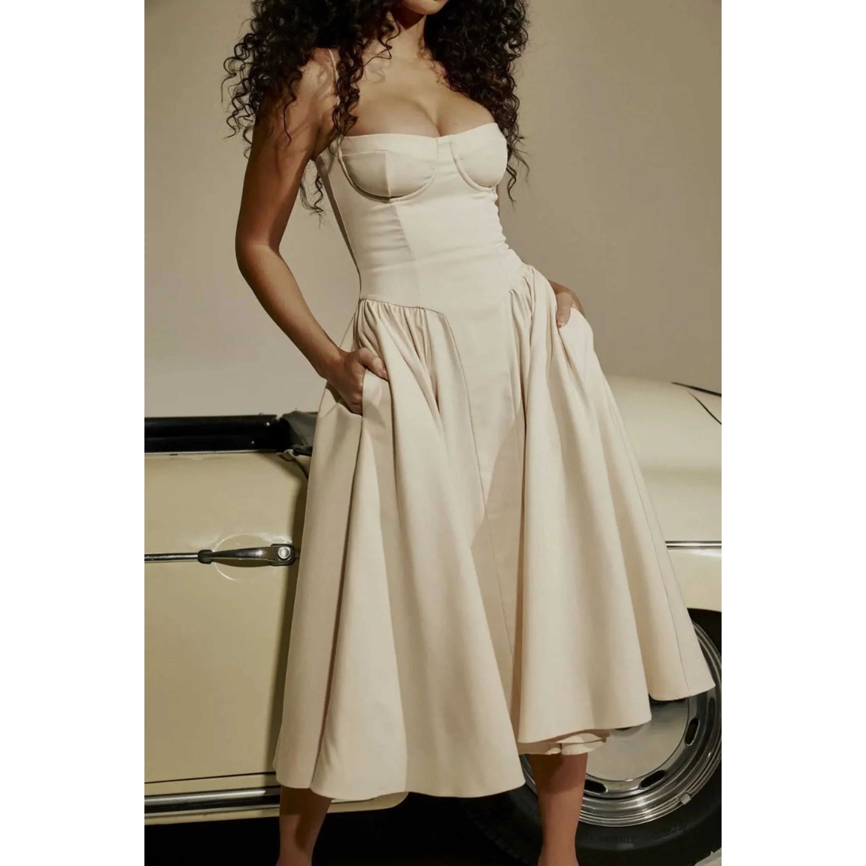 Robe midi élégante avec corset pour femmes