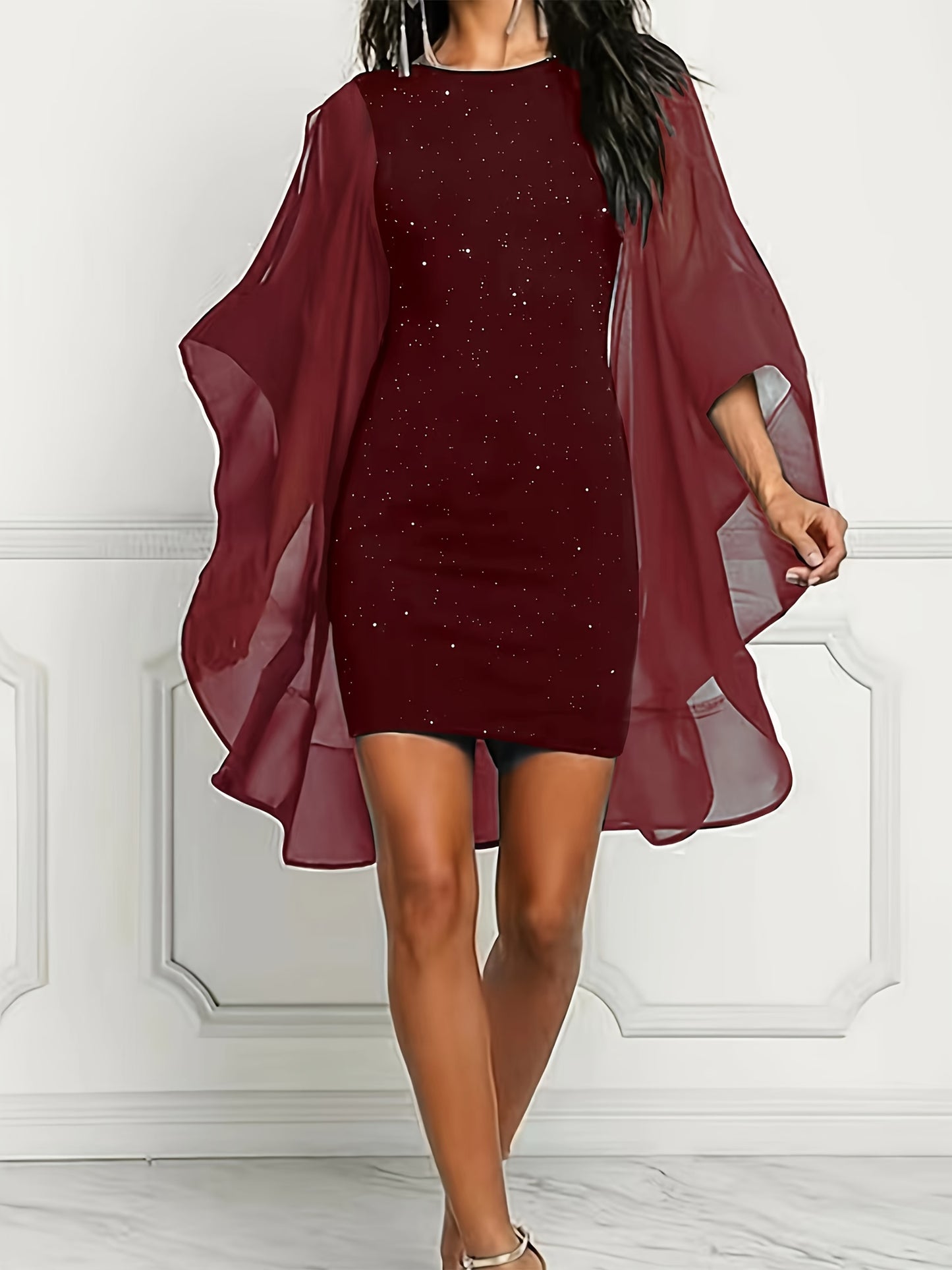 Mini Glitter Feestjurk Met Wijdvallende Mesh Mouwen En Getailleerde Pasvorm