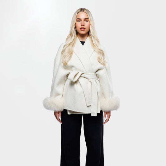 Witte Zachte Wollen Winterjas met Ceintuur Bontmanchetten Dames