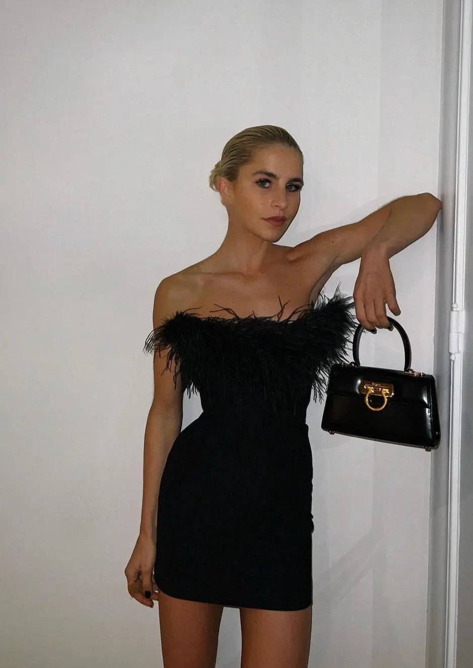 Zwarte Strapless Mini Jurk met Veren Bodycon Feestjurk voor Dames