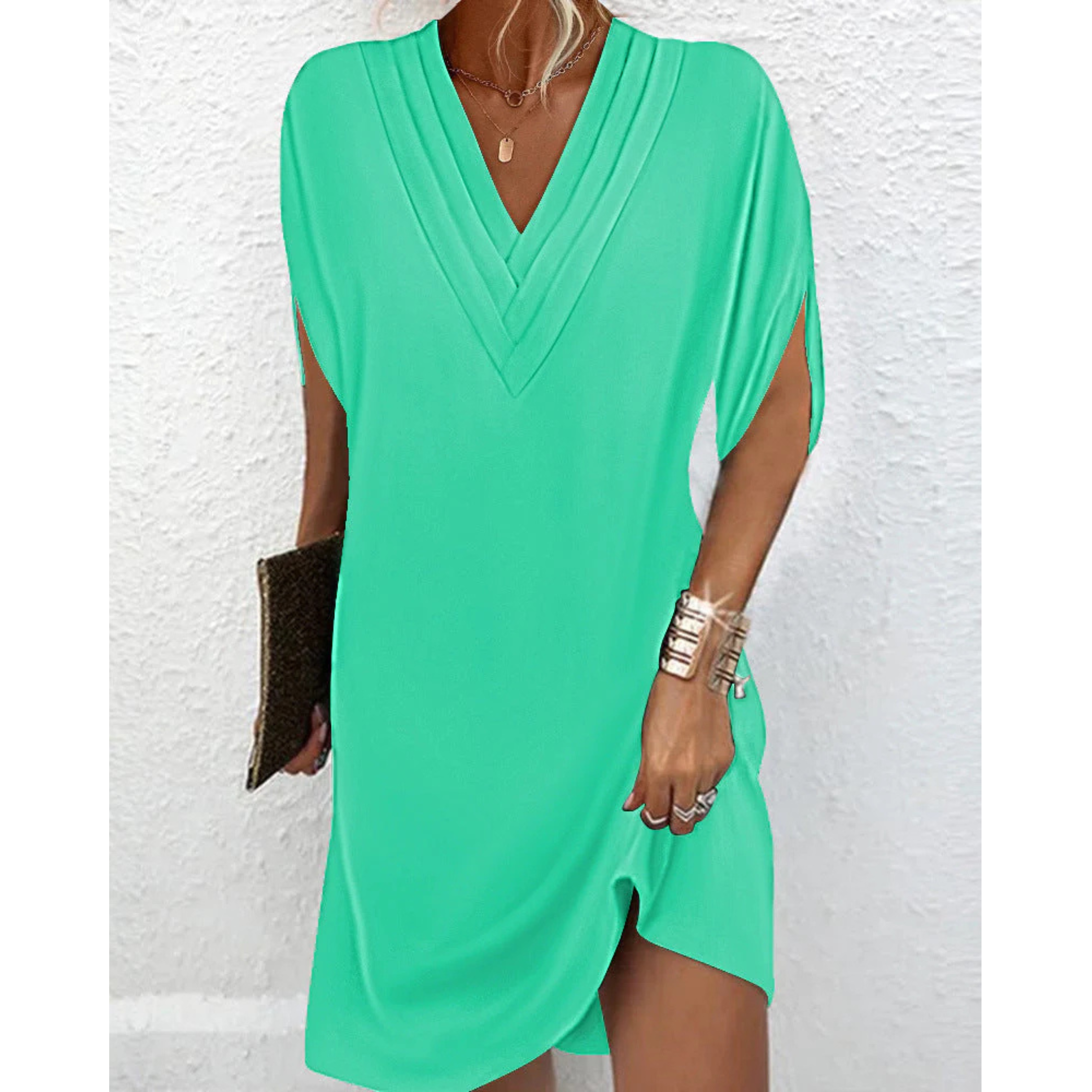 Comfortable Summer Dress with V-Neck and Batwing Sleeves