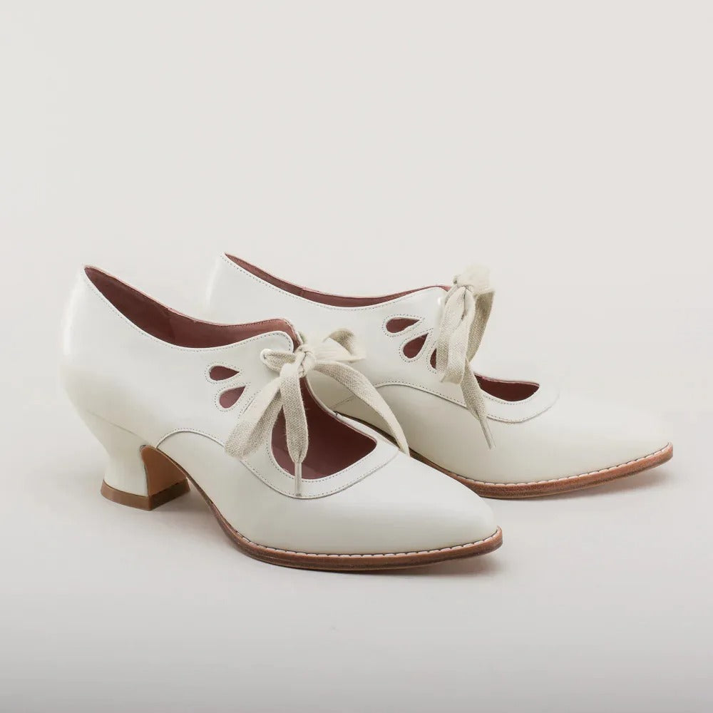 Escarpins vintage pour dames avec fermeture à nœud et talon bas