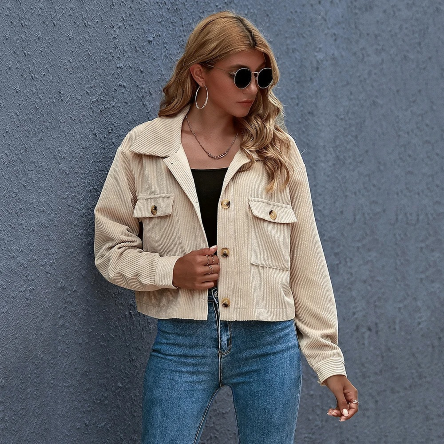 Dames Ribfluwelen Cropped Jas Met Knoopsluiting