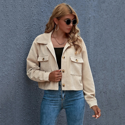 Dames Ribfluwelen Cropped Jas Met Knoopsluiting