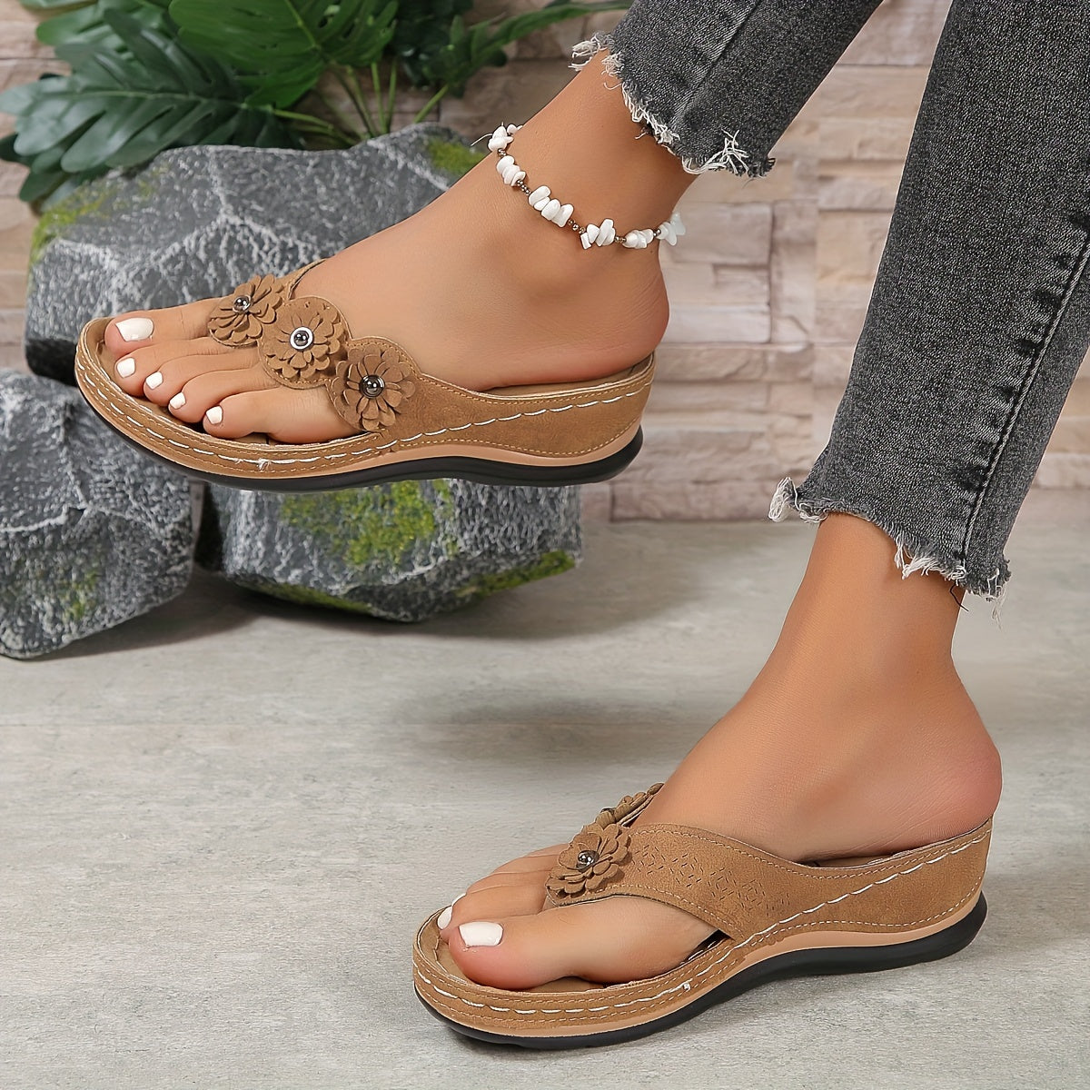 Chaussons confort pour adolescentes avec détail floral et talon compensé pour femmes