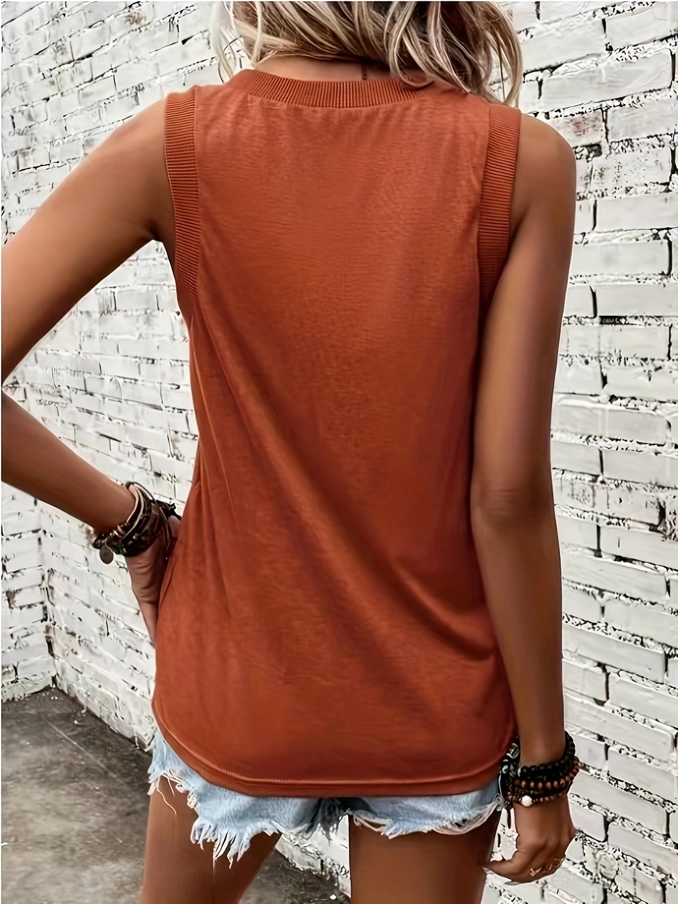 Chic Sleeveless Women's Tank Top with V-Neck