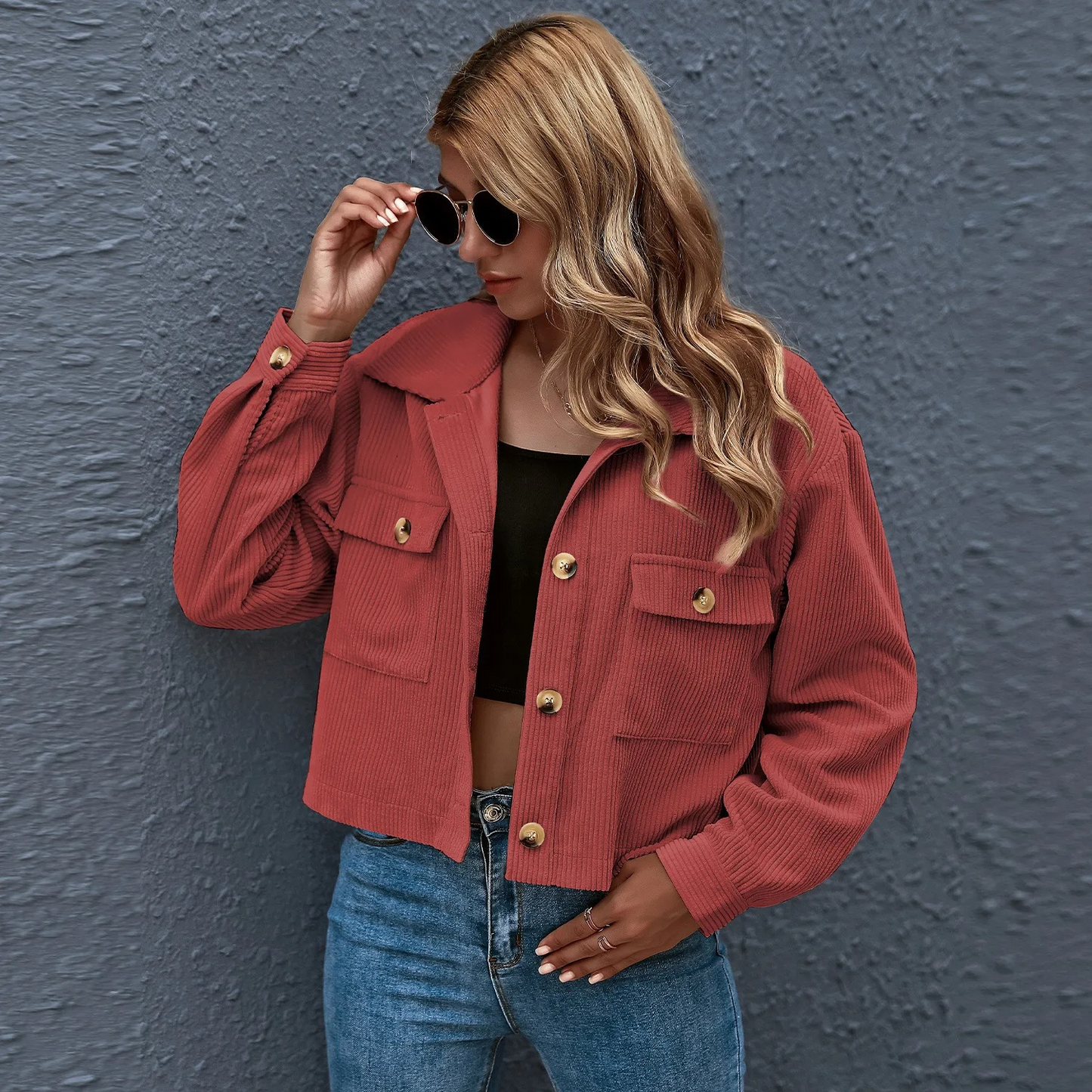 Dames Ribfluwelen Cropped Jas Met Knoopsluiting