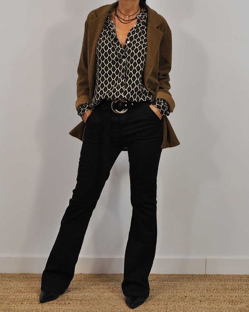 Flowy Button-Up Blouse with Print and Long Sleeves