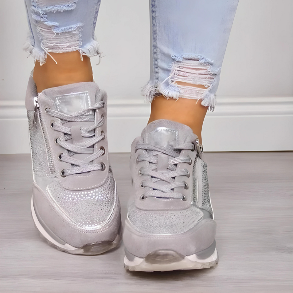 Sportowe sneakersy z zamkiem i sznurowadłami dla pań