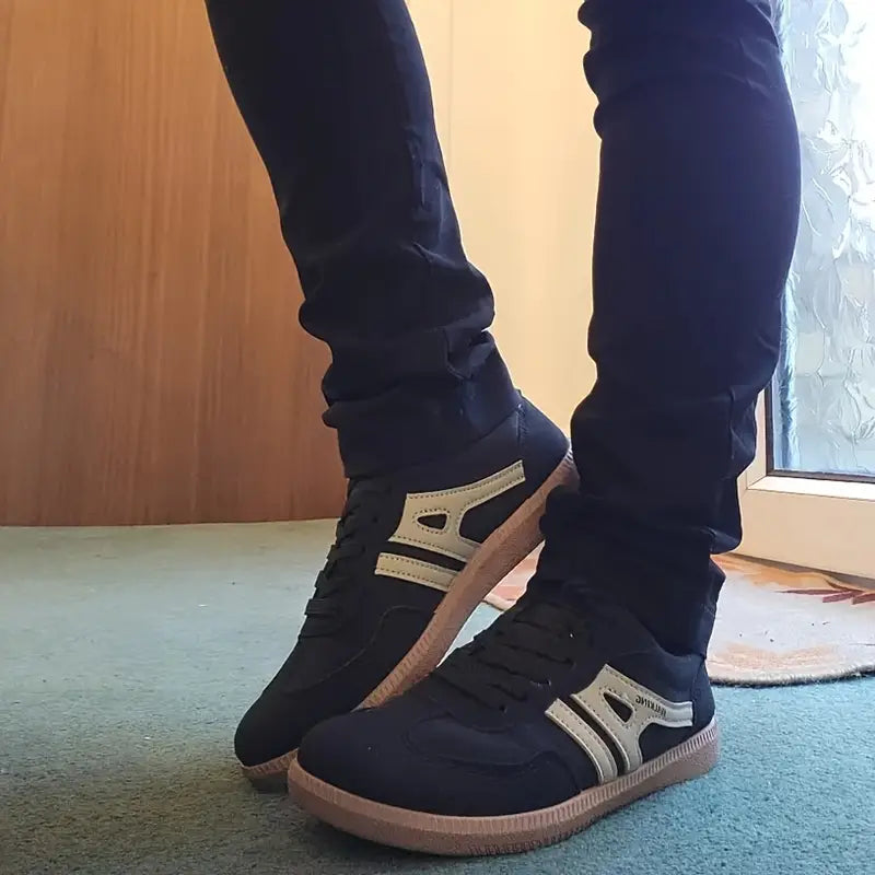 Thirza - Retro sneakers met casual uitstraling