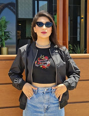 Damska Kurtka Bomber z Zamkiem, Kieszenią na Rękawie i Żebrowanymi Ściągaczami