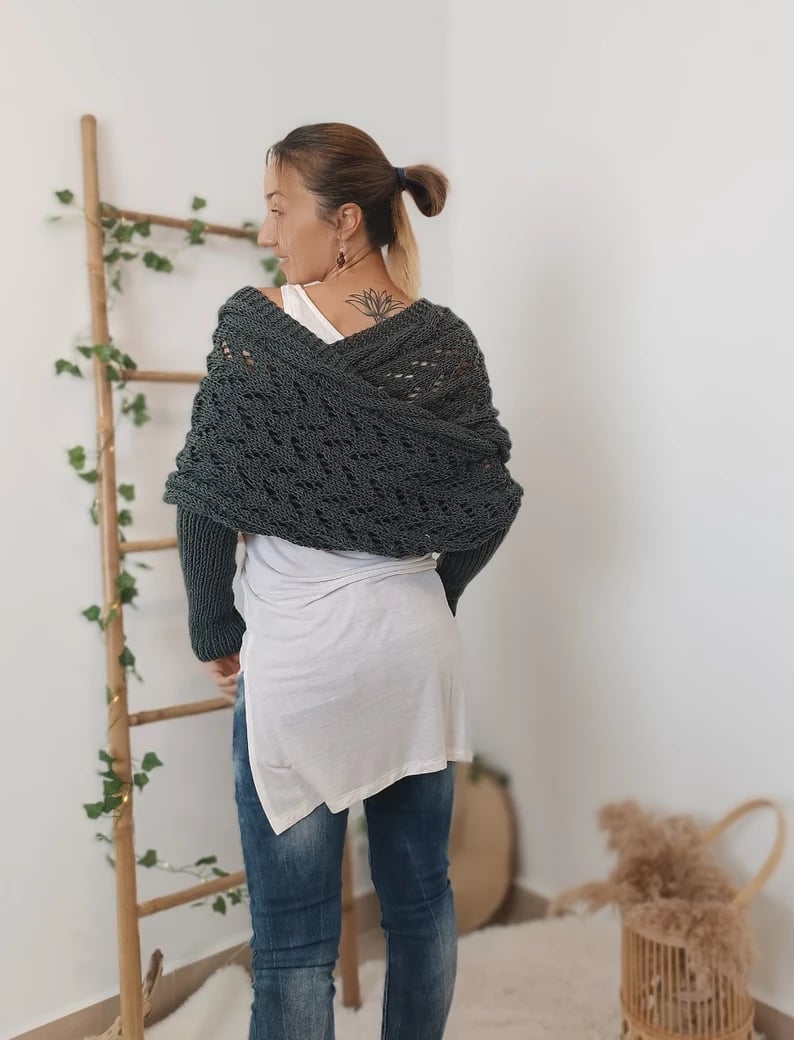 Dames Warme Gebreide Opengewerkte Cape Wintersjaal Met Mouwen