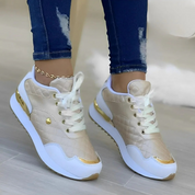 Baskets de luxe modernes avec semelle plateforme et détails dorés pour femmes