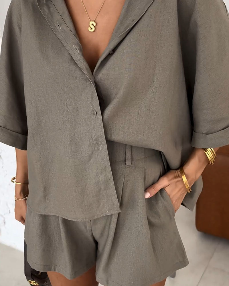 Lola-Rose - Tweedelige set met losvallende blouse en korte broek