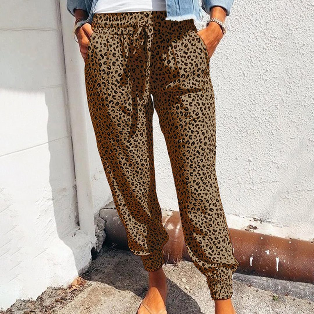 Lightweight Jogger Pants with Leopard Print and Pockets