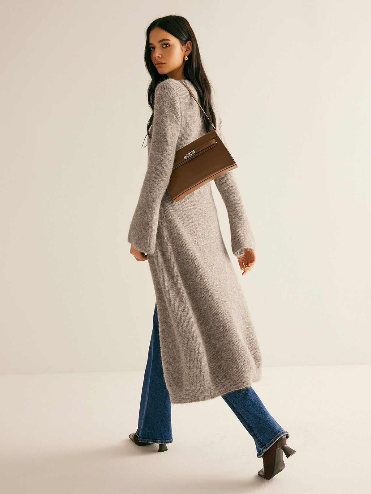 Stijlvolle Geribde Midi Sweaterjurk Voor Dames Met V-Hals En Knoopsluiting