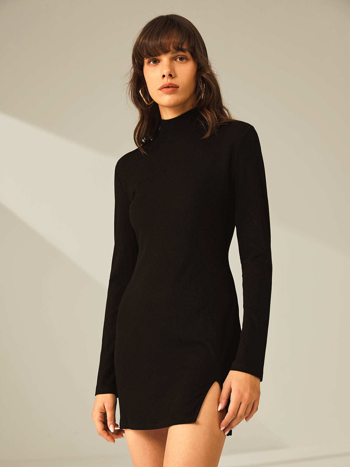 Trendy Dames Zwarte Geribde Sweaterjurk Met Split En Col