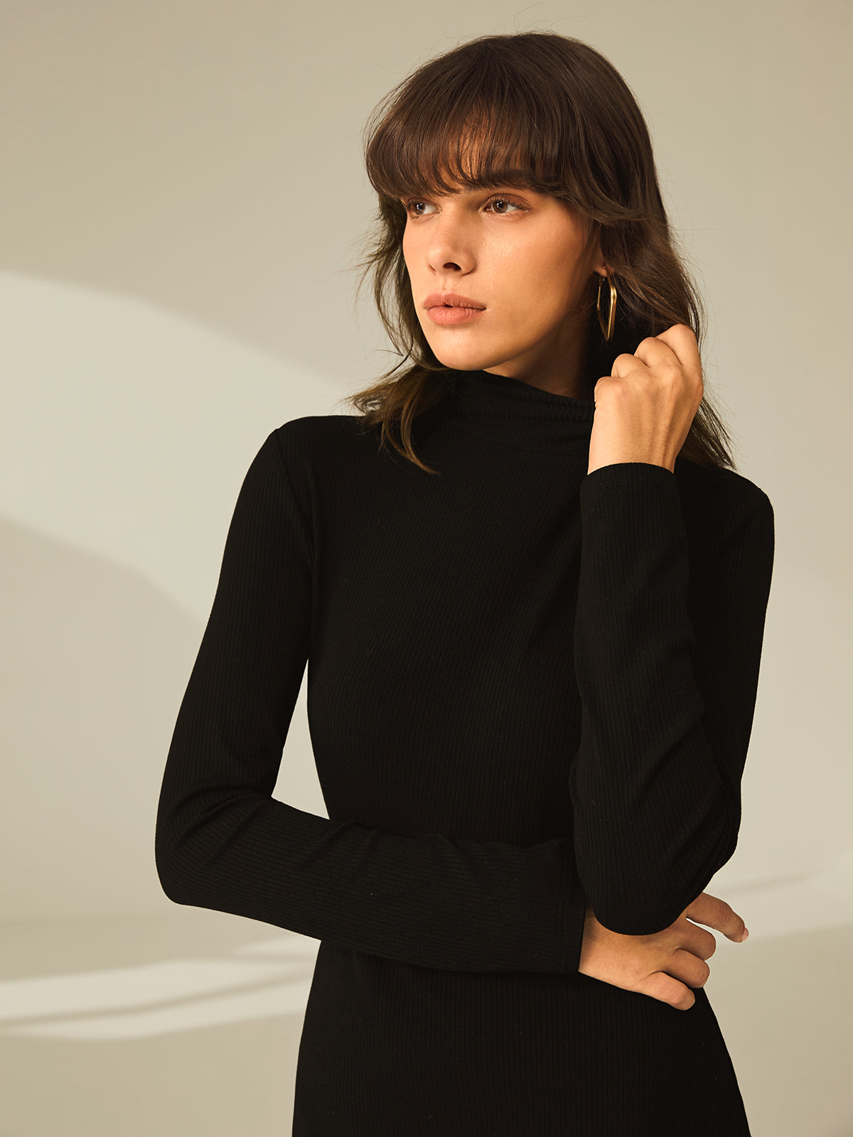 Trendy Dames Zwarte Geribde Sweaterjurk Met Split En Col