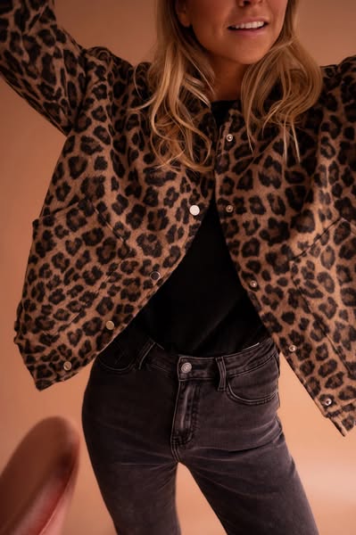 Dames Trendy Bomberjack met Luipaardprint en Elastische Taille