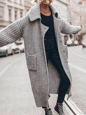 Dzianinowy oversize'owy długi kardigan z guzikami i kieszeniami dla kobiet
