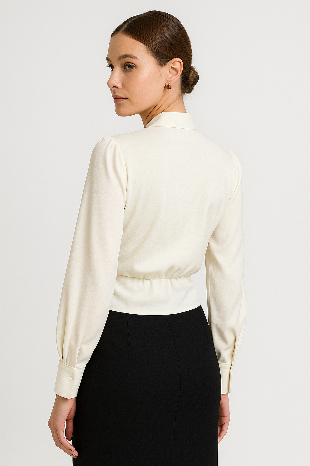 Lola - Satijnen blouse met elegante uitstraling