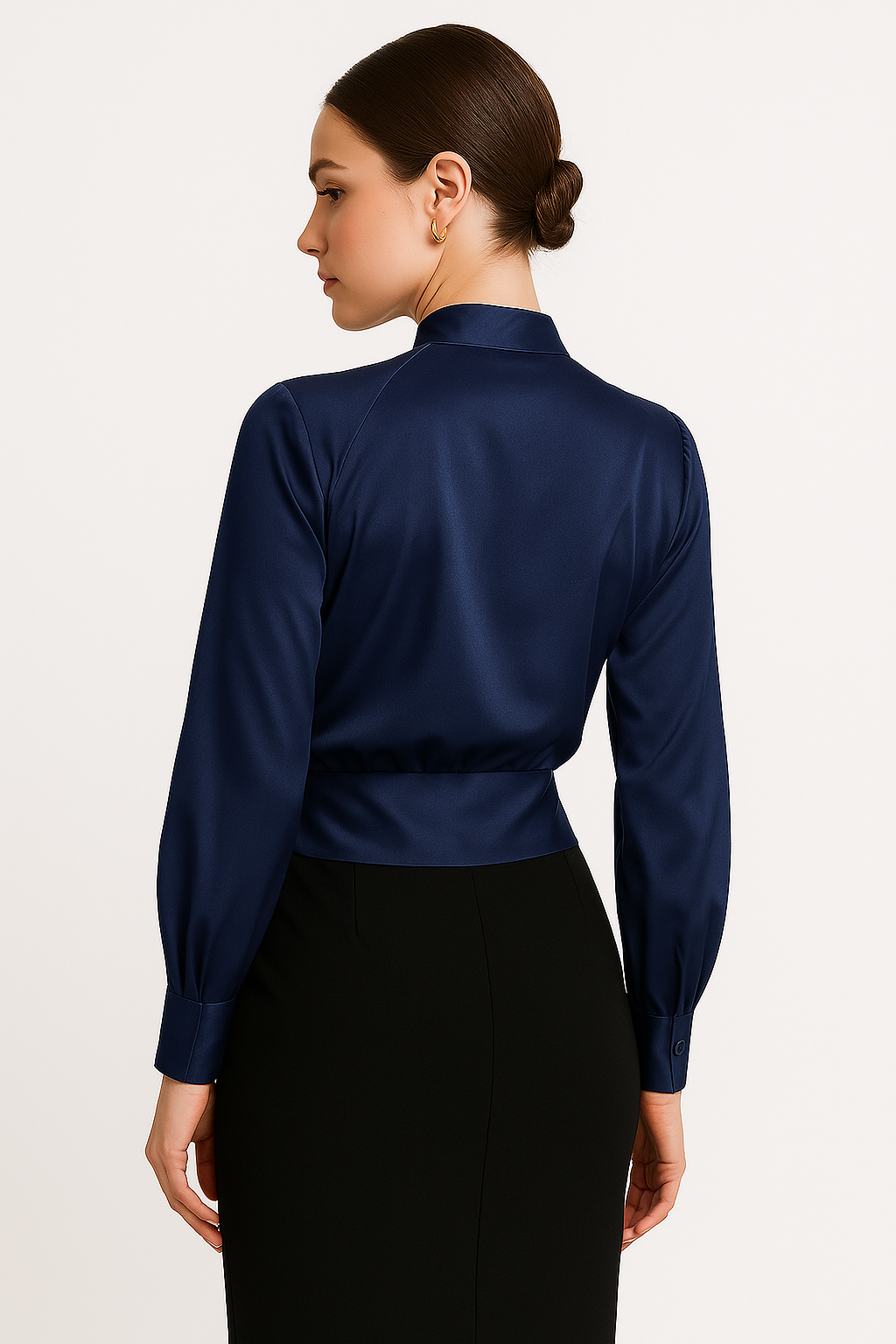 Lola - Satijnen blouse met elegante uitstraling