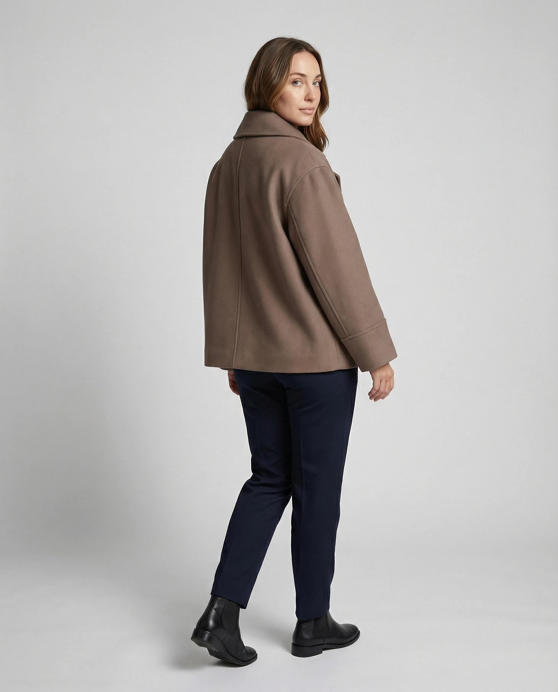 Celia | Elegant, Comfortable &amp; Modern Women’s Cropped Jacket 4