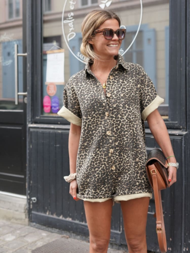 Zomerse Playsuit Met Luipaardprint En Knoopsluiting