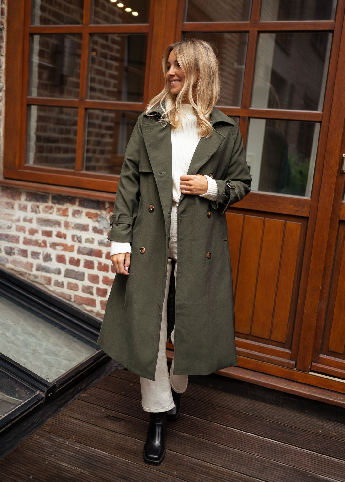 Elegante Vrouwen Midi Trenchcoat Dubbelrijig met Ceintuur