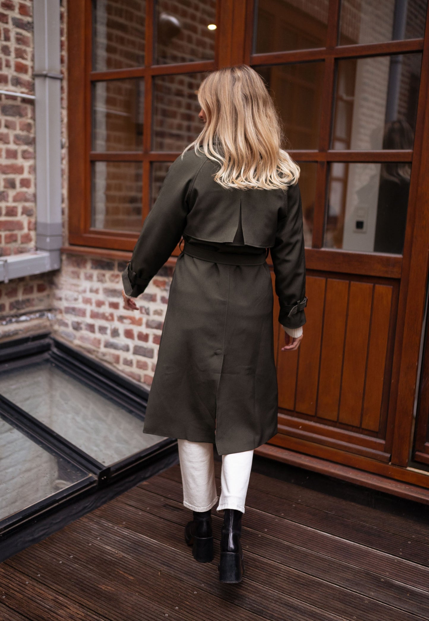 Elegante Vrouwen Midi Trenchcoat Dubbelrijig met Ceintuur