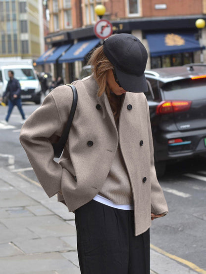 Korte Peacoat Winterjas voor Vrouwen met Dubbele Knoopsluiting