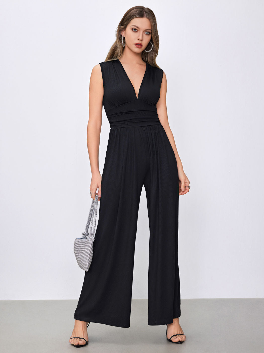 Dames Stijlvolle Jumpsuit met Diepe V-Hals en Wijde Pijpen