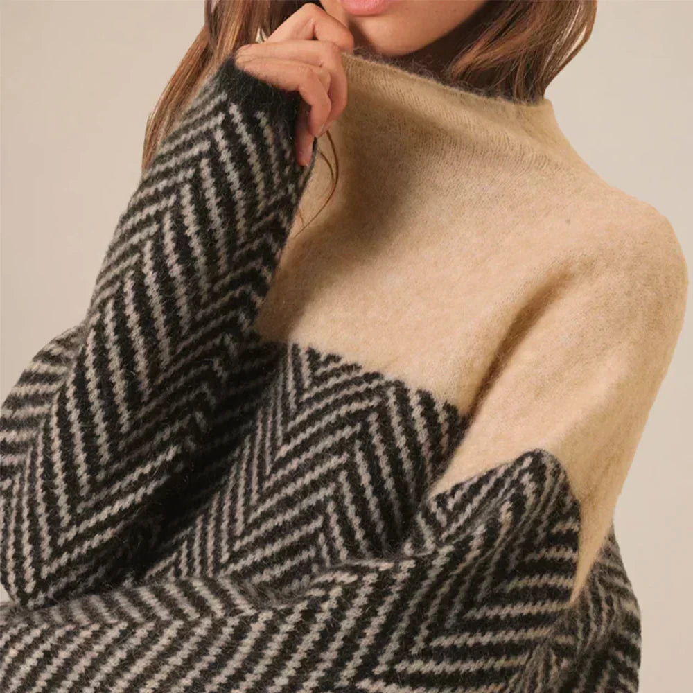 Soft Knitted Women's Turtleneck with Herringbone Pattern and Colorblock