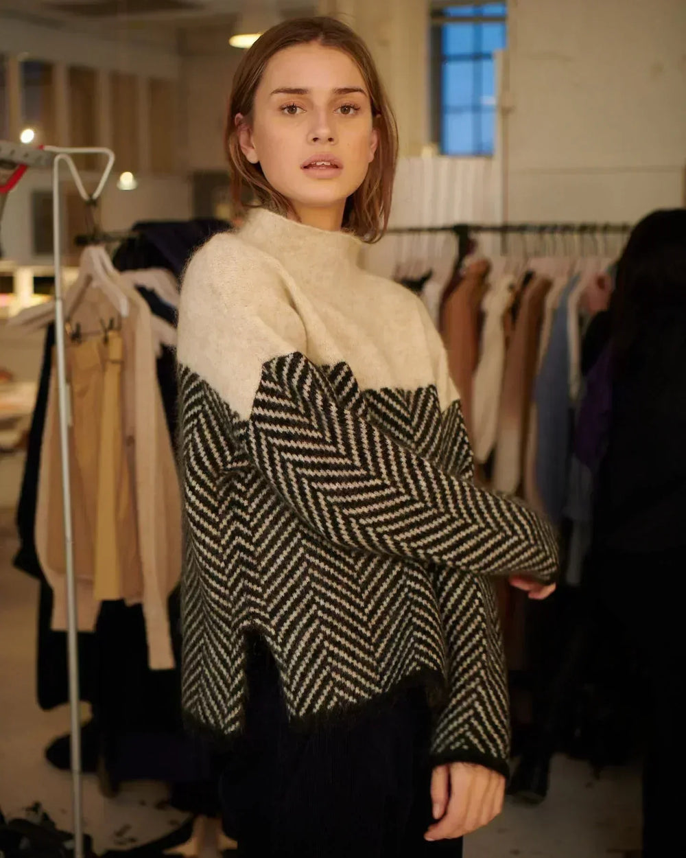 Soft Knitted Women's Turtleneck with Herringbone Pattern and Colorblock