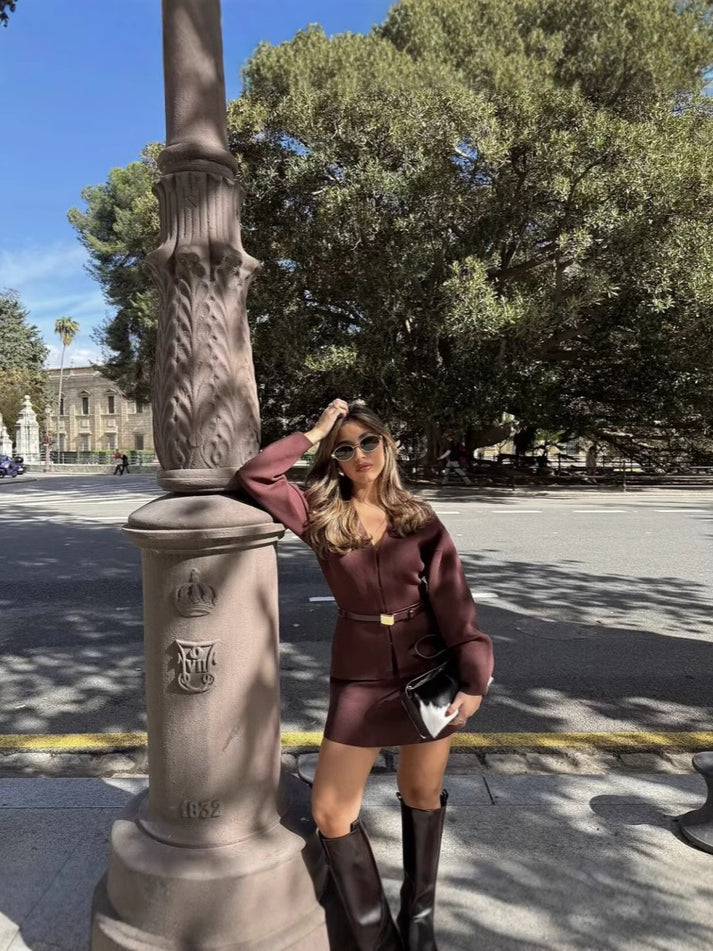 Getailleerde Gebreide Dames Top-en-Rok Set met V-Hals en Haaksluiting