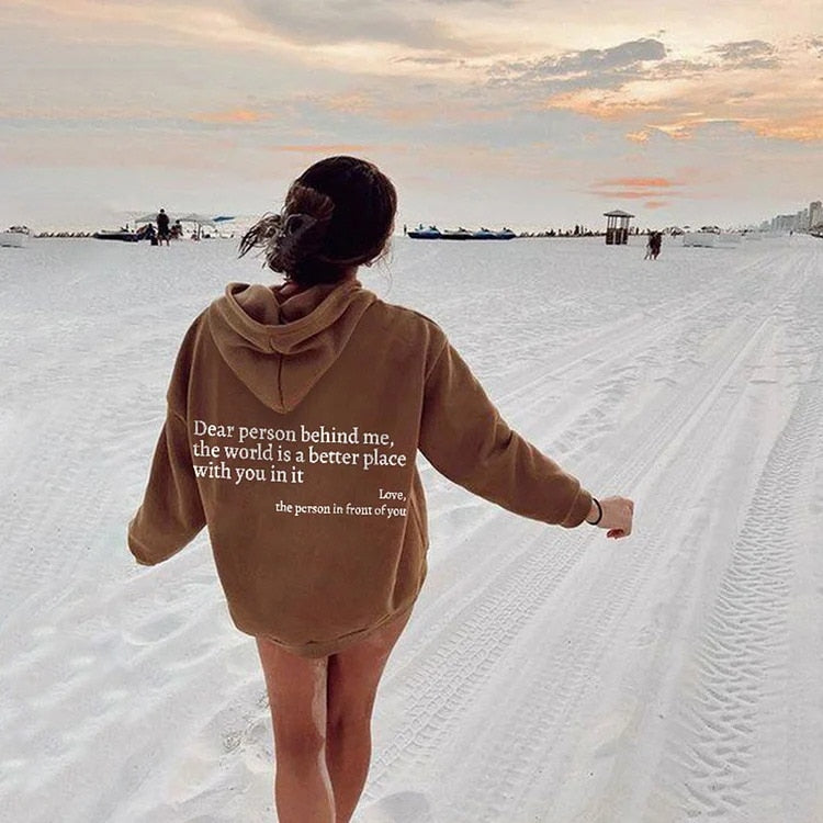 Miękka, ciepła, oversize bluza damska z kapturem z napisem