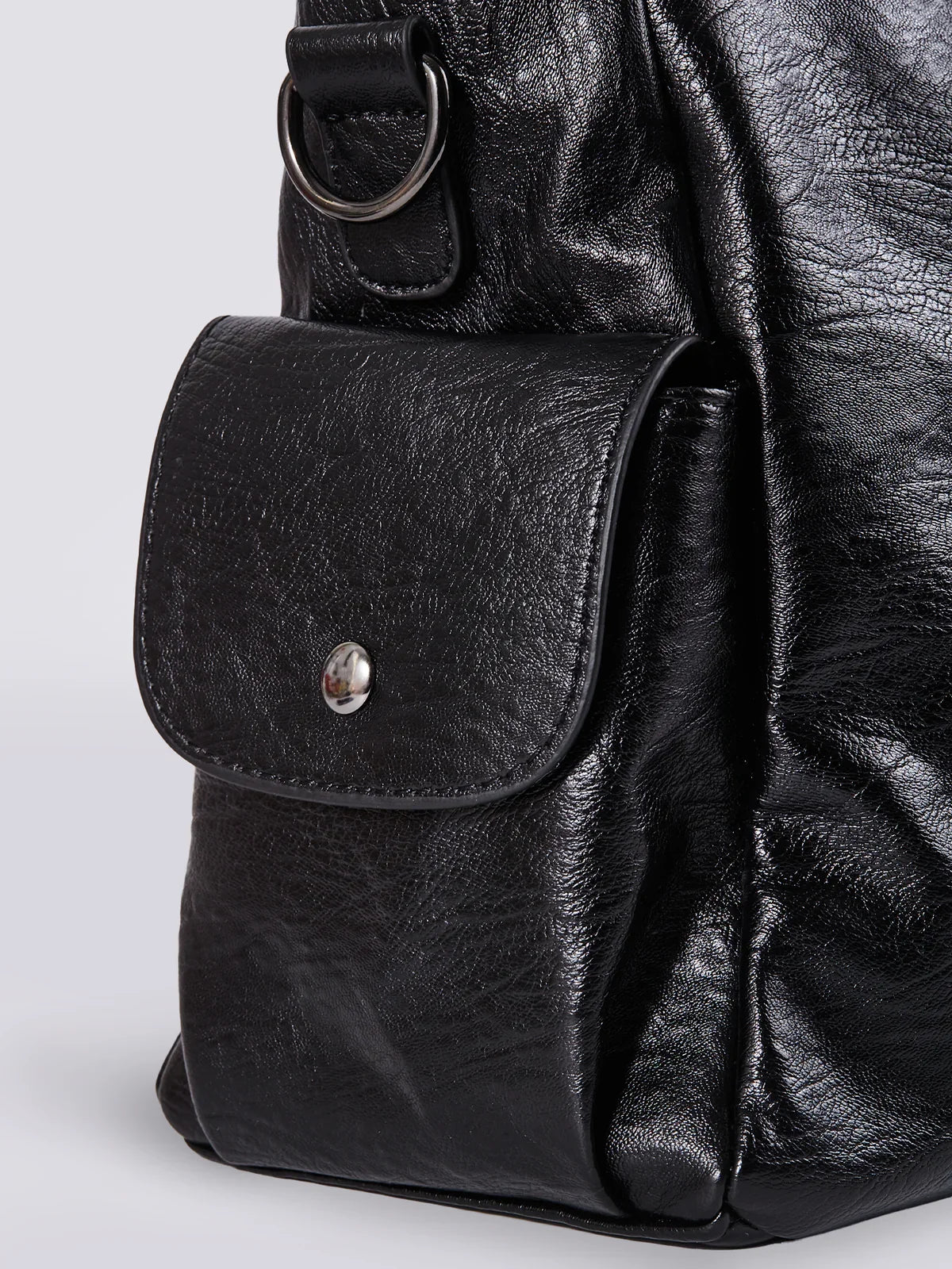 Sac à bandoulière robuste pour femme en cuir vegan avec fermetures éclair et poches